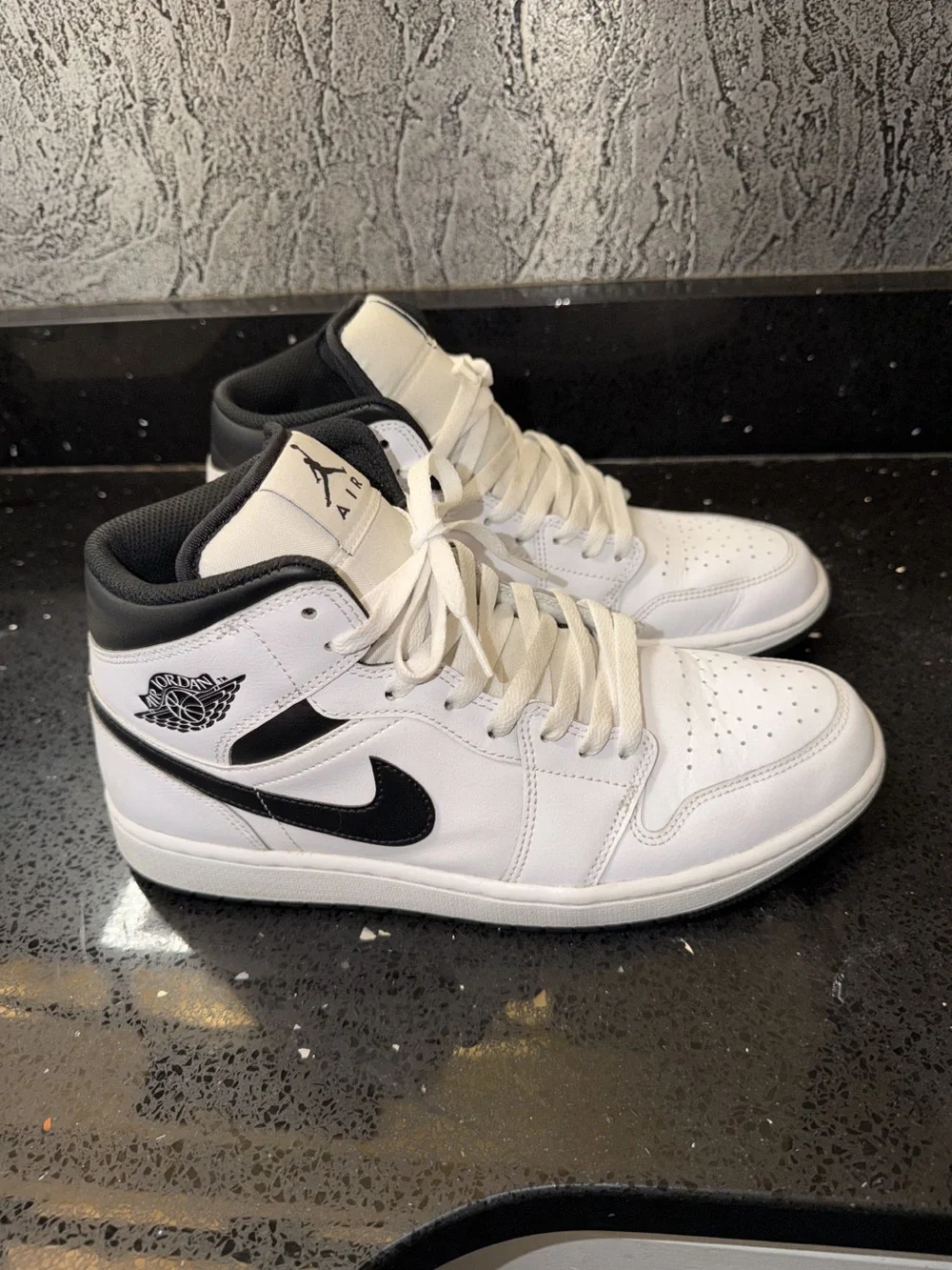Air Jordan 1 Mid 